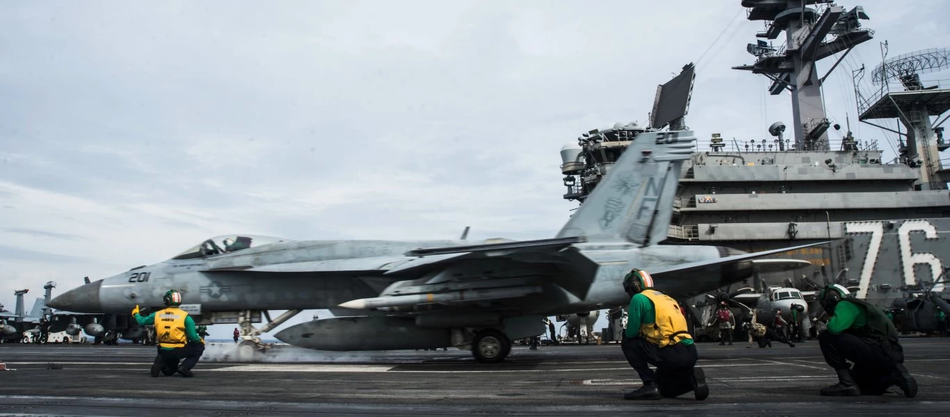 Επέστρεψε στη Νότια Κίνα το αμερικανικό αεροπλανοφόρο Ronald Reagan (φώτο)